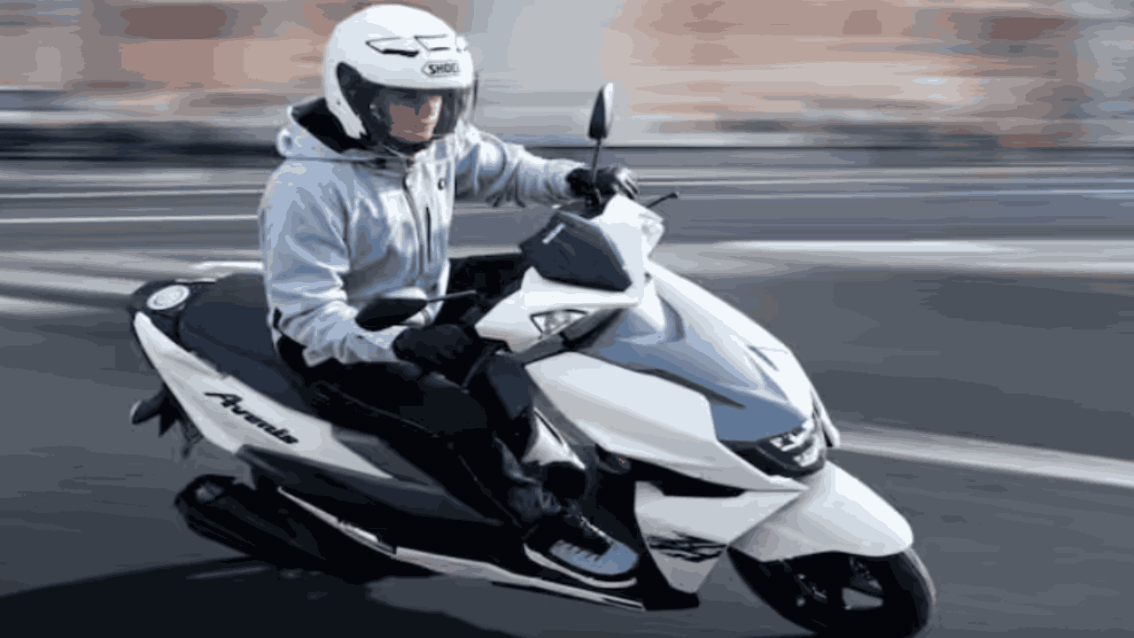 Suzuki Avenis