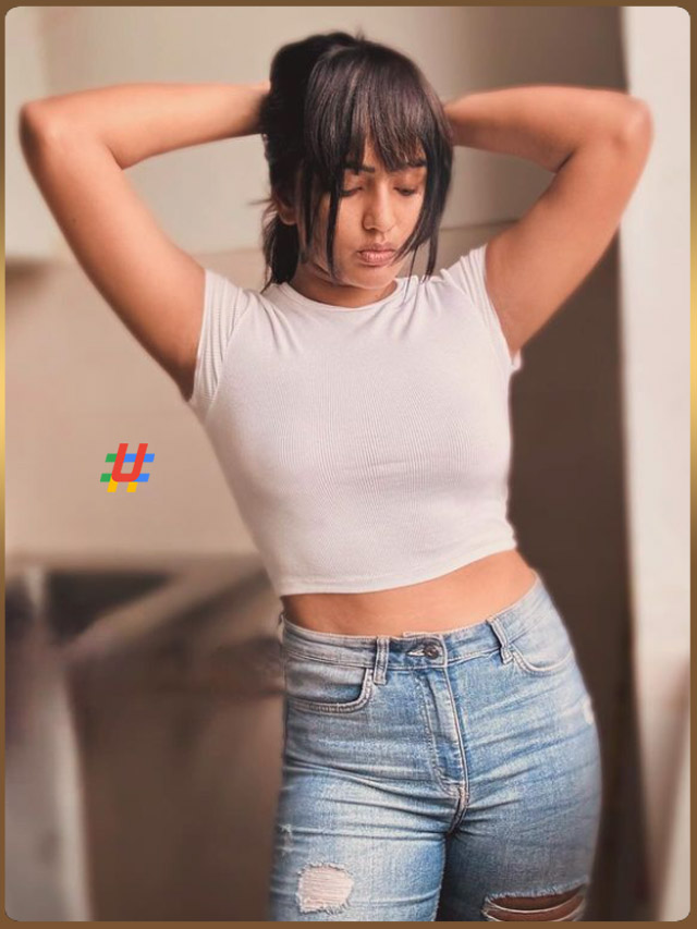 Esha (1)