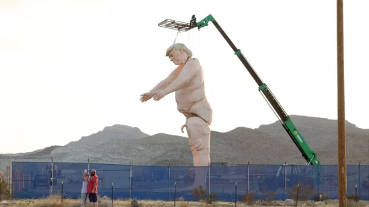 Naked Trump Statue Las Vegas Usa