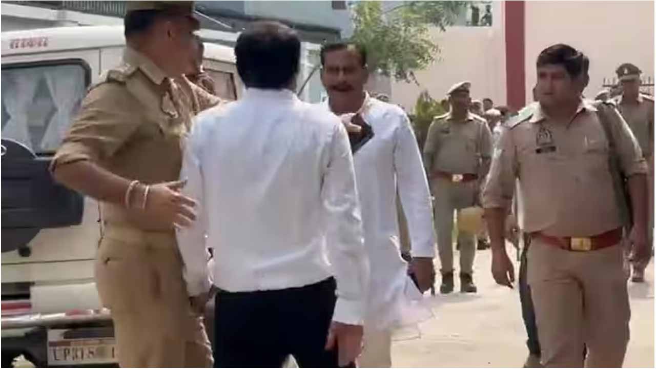 Bjp Mla Yogesh Verma Slappe
