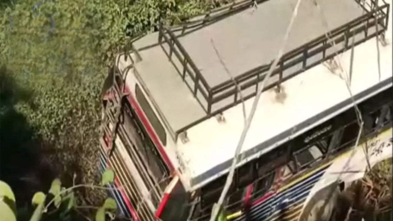 Rtc Bus Accident Pulivendula Ap Andhra Pradesh