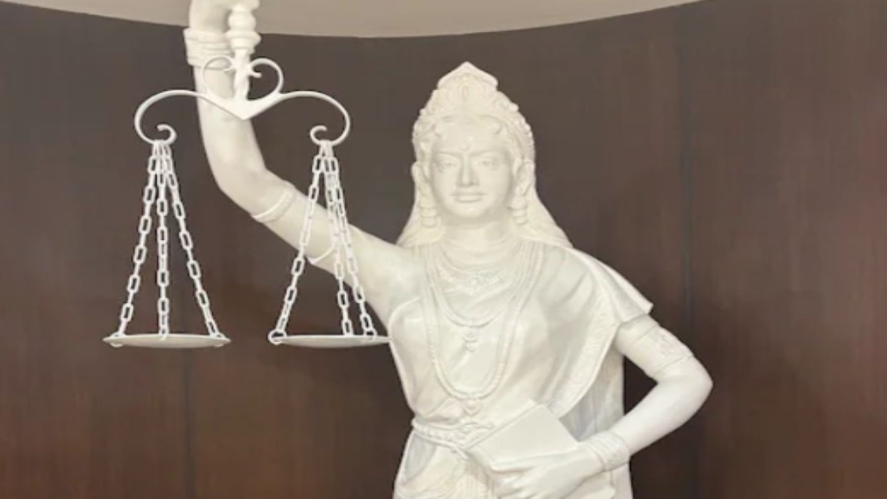 New Statue Of Lady Justice: కళ్లు తెరిచిన ‘లేడీ ఆఫ్ జస్టిస్’.. విగ్రహంలో భారీ మార్పులు New Statue Of Lady Justice