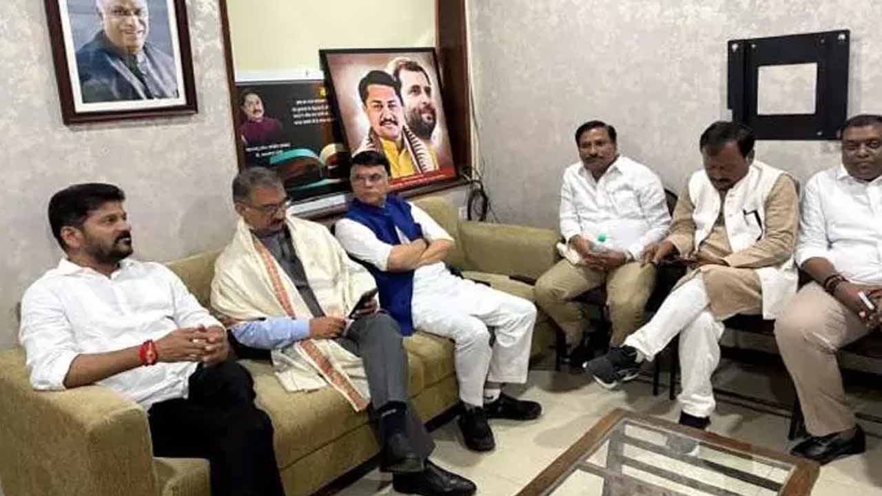 CM Revanth Reddy meeting at Maharashtra PCC office