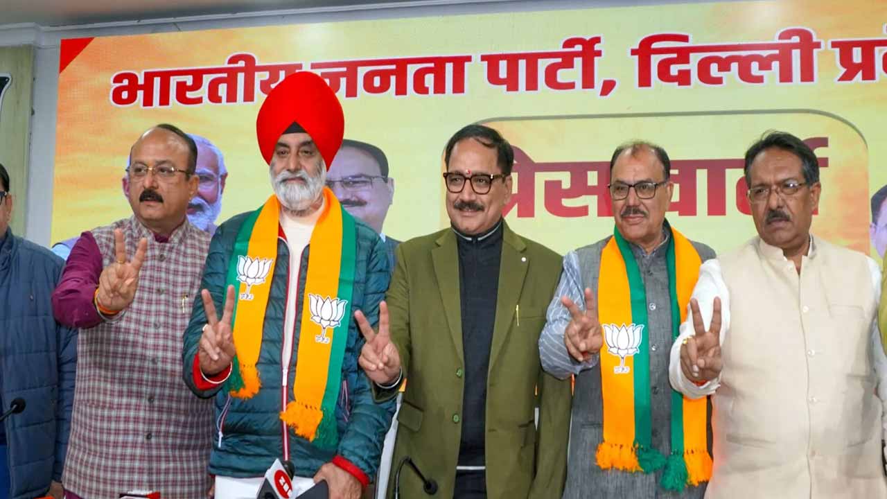 AAP-Leaders-Balbir-Singh-and-Sukhbir-Dalal-Join-BJP