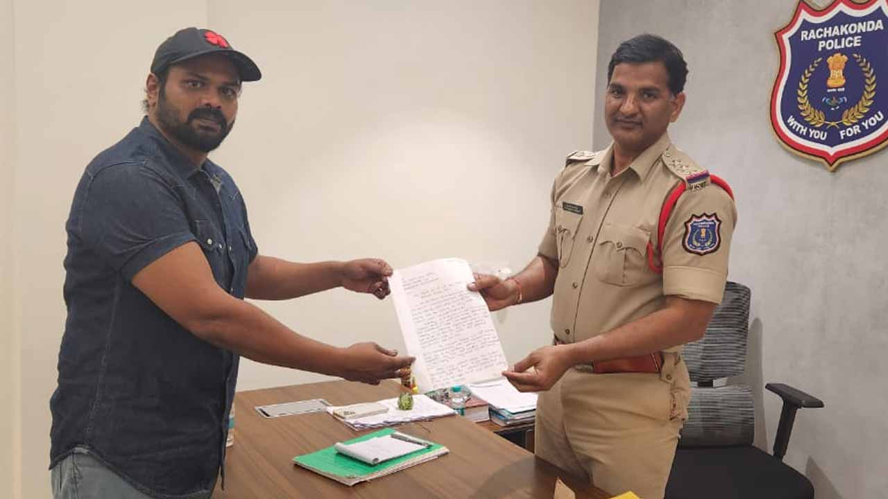 Manchu Manoj Complainst To 