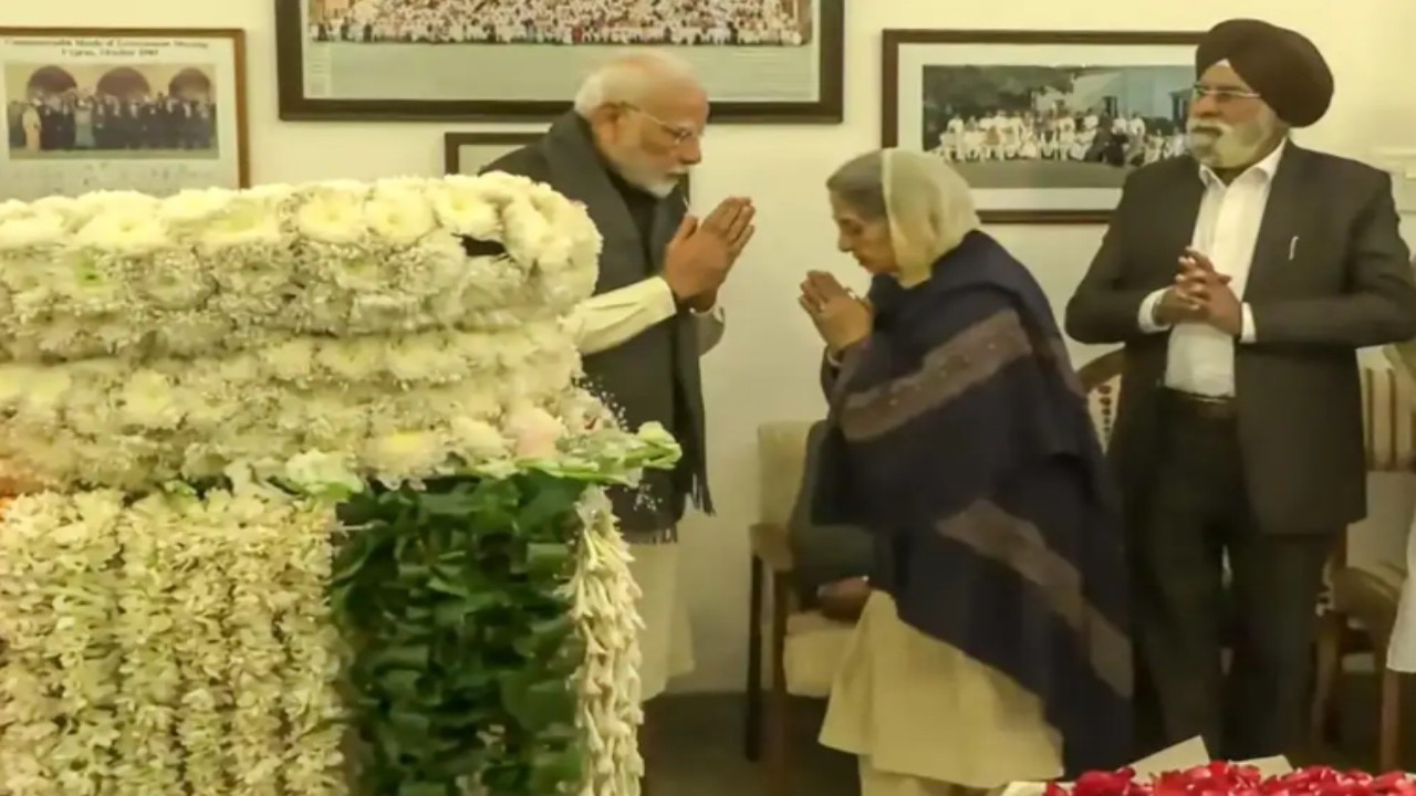 PM Modi Tribute To Manmohan Singh
