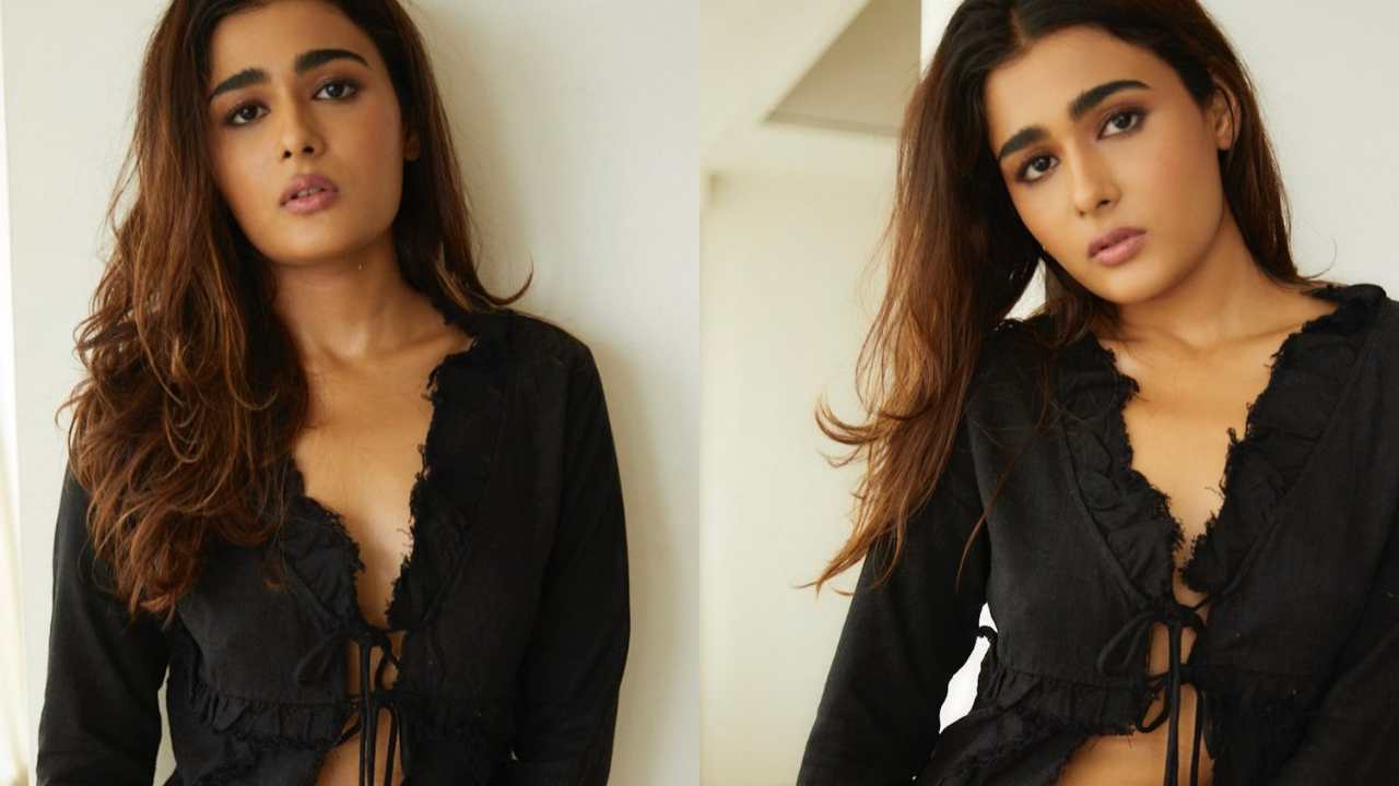 Arjun Reddy Heroine Shalini Pandey Photoshoot