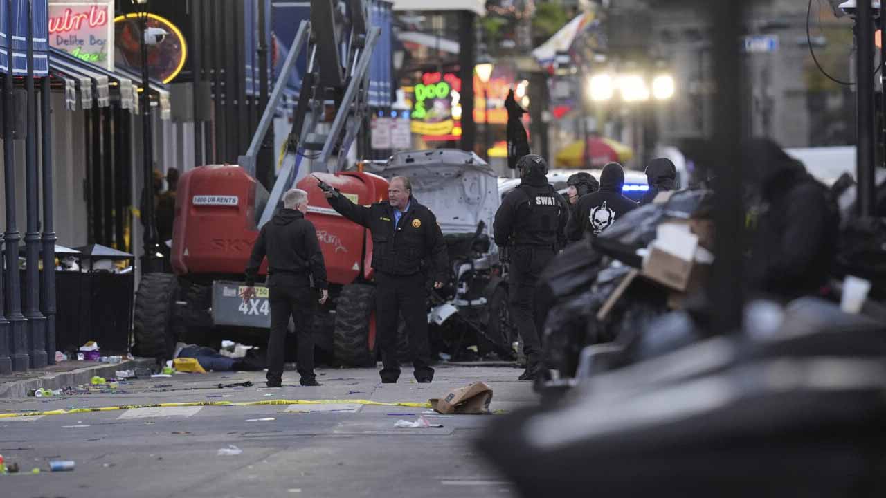 Driver Rams New Year's Reve
