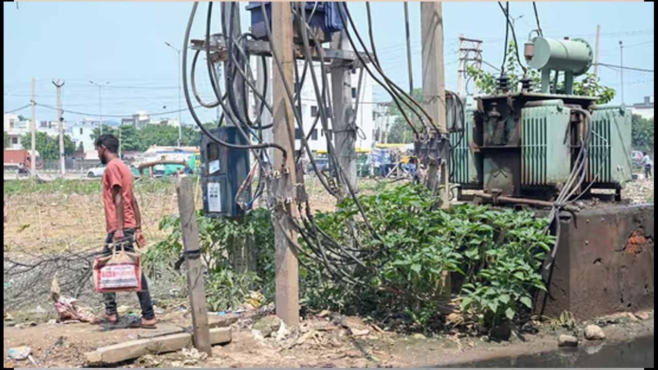 Transformer Theft Leaves So