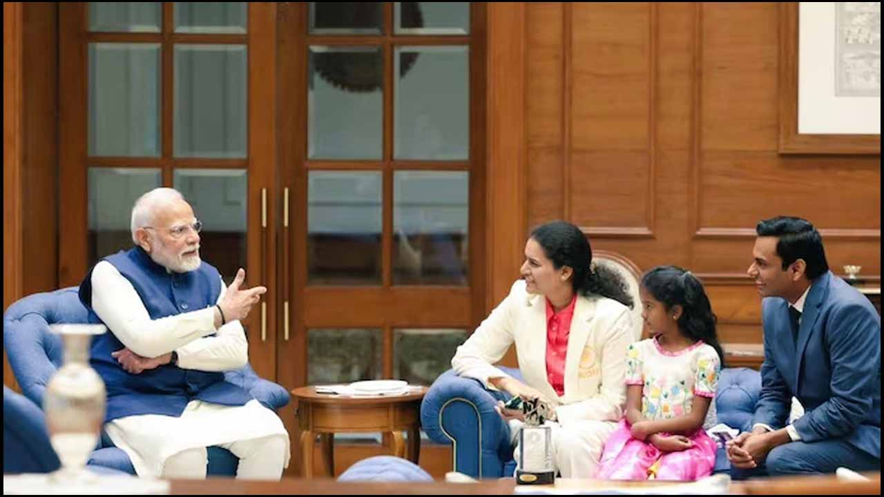 Koneru Humpy Meets Pm Modi