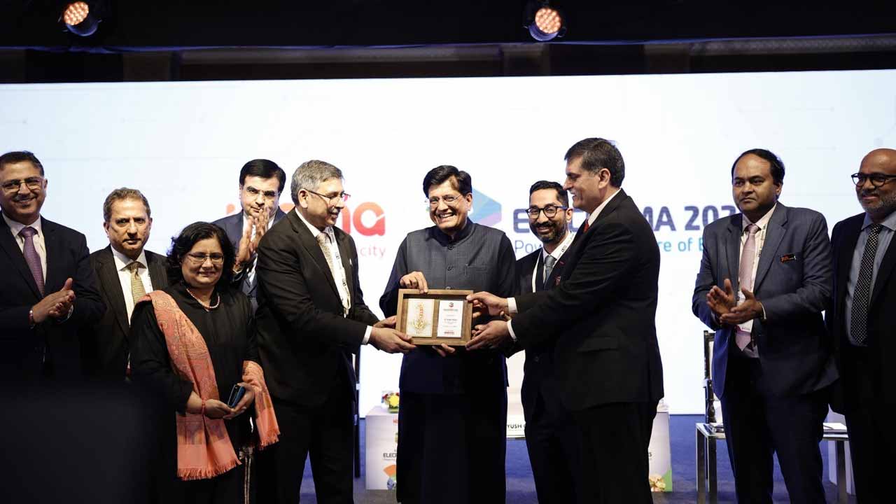 Minister Piyush Goyal has called for a demonstration by the power industry