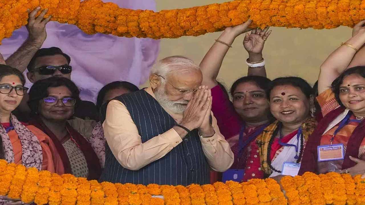 I am the richest person in the world with the blessings of crores of mothers: PM Modi
