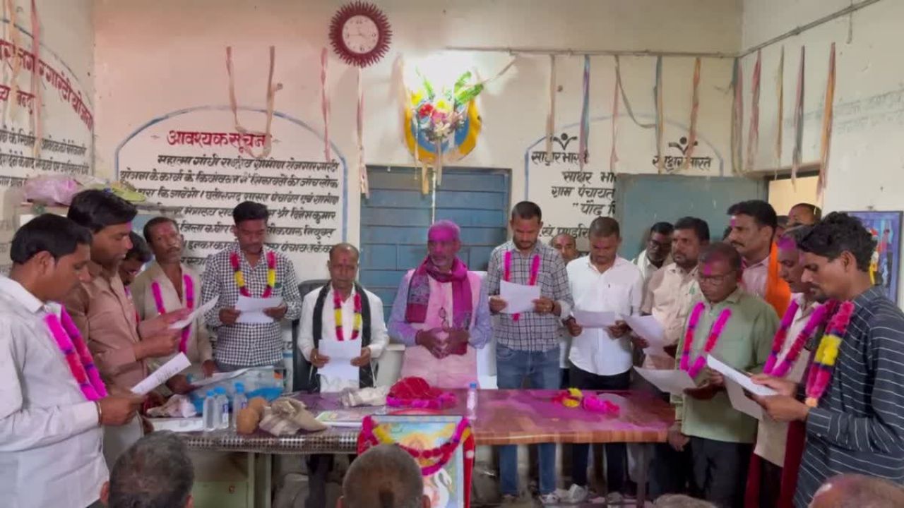 Panch Vs Pati Chhattisgarh Kawardha Village Women Panchs Husbands Oath As Panchayat Member