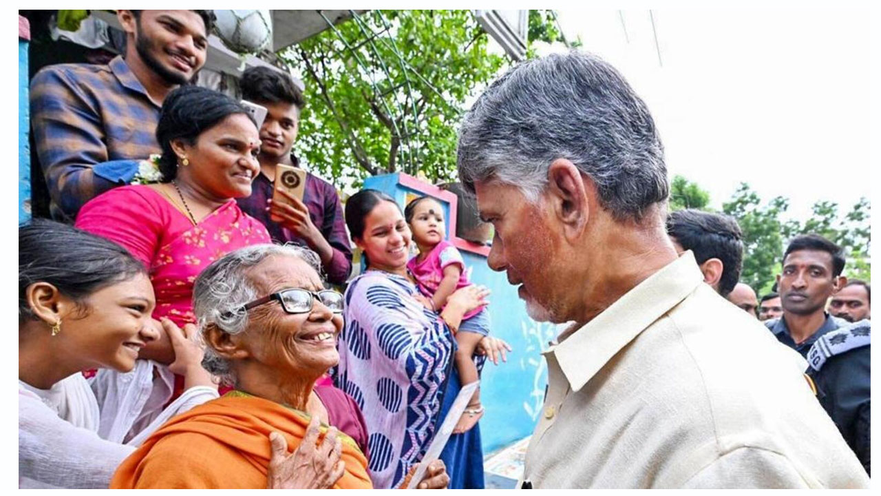 Good News : ఏపీలో పింఛన్లు తీసుకునేవారికి అదిరిపోయే న్యూస్ Good News To Ntr Bharosa Sc