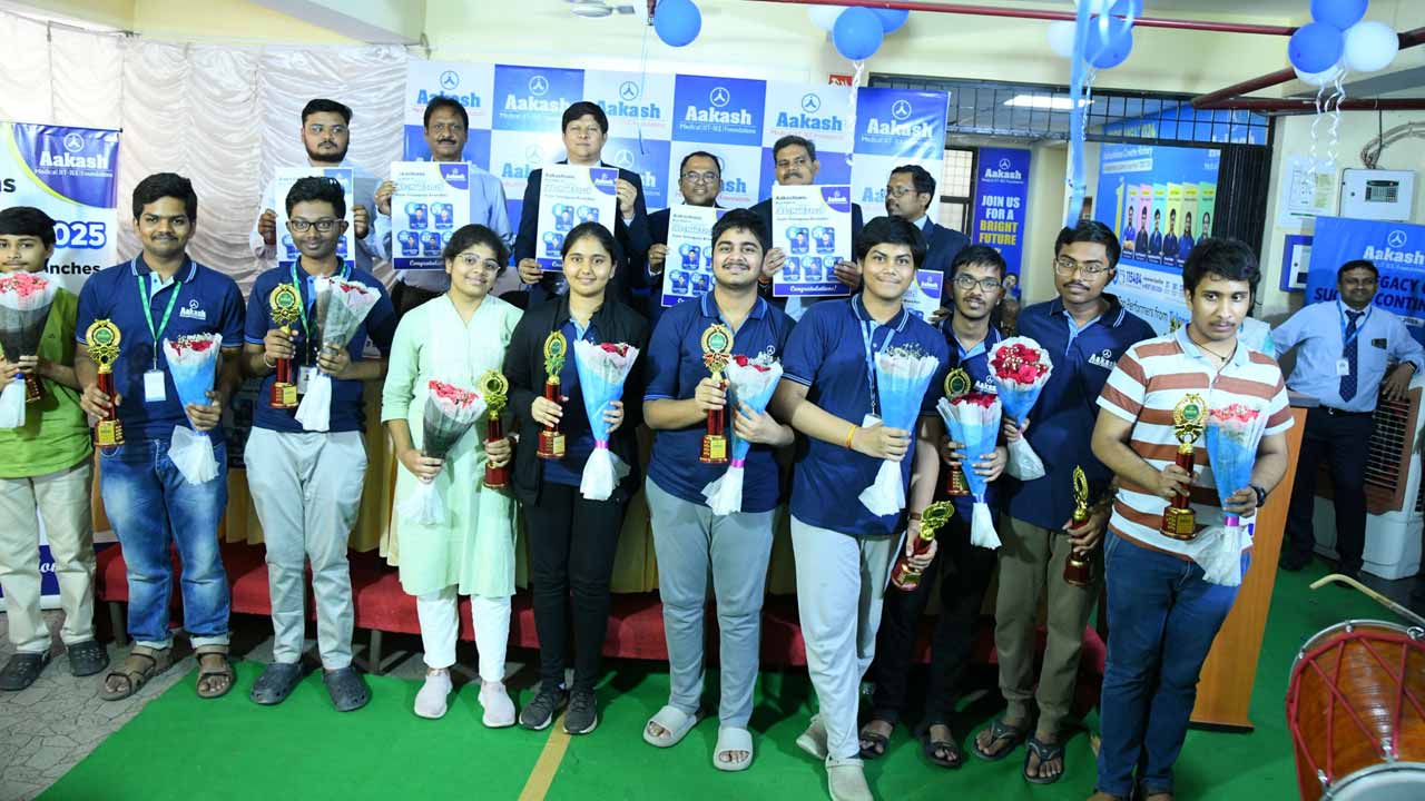 Akash is the Telangana state topper in JEE Mains 2025 (Session 2).