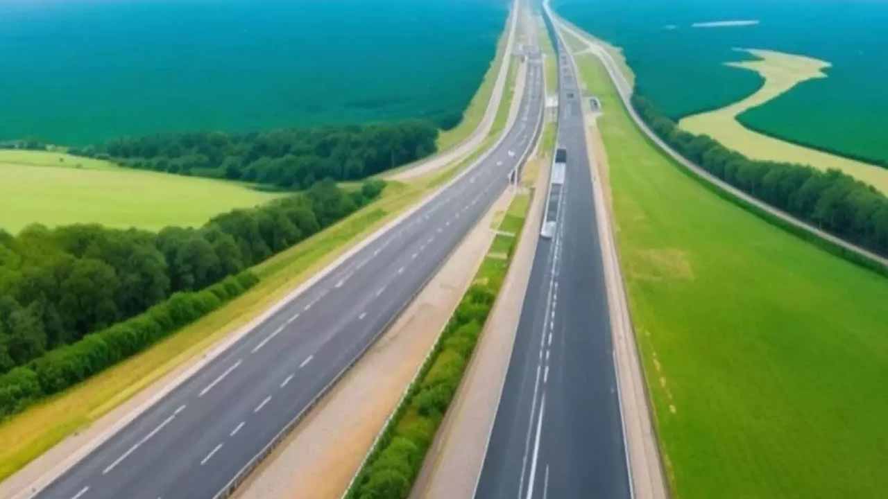 Center approves Amaravati-Hyderabad Greenfield Highway
