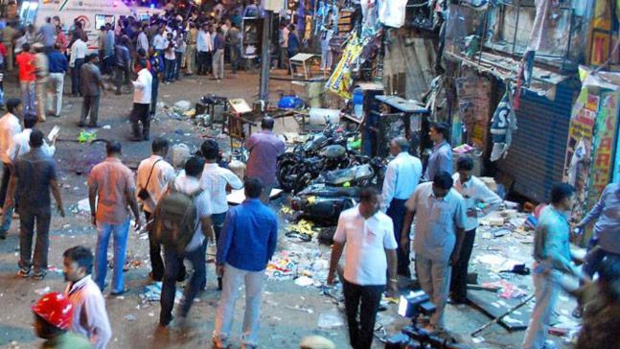 Dilsukhnagar Bomb Blasts : దిల్సుఖ్నగర్ బాంబు పేలుళ్లు.. నేడే తీర్పు.. ఏమిటీ కేసు ? Dilsukhnagar Bomb Blasts Case Verdict Day Hyderabad