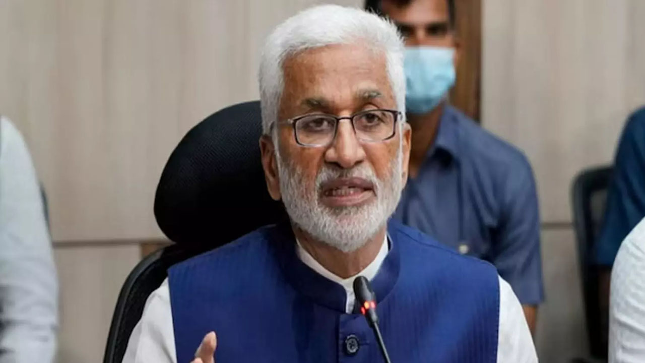 Vijayasai Reddy attends SIT inquiry
