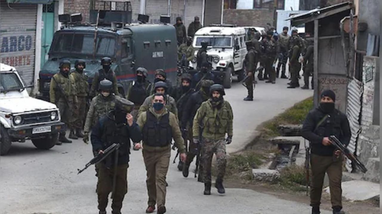 Jammu Kashmir Encounter Shopian Lashkar E Taiba Terrorists Security Forces