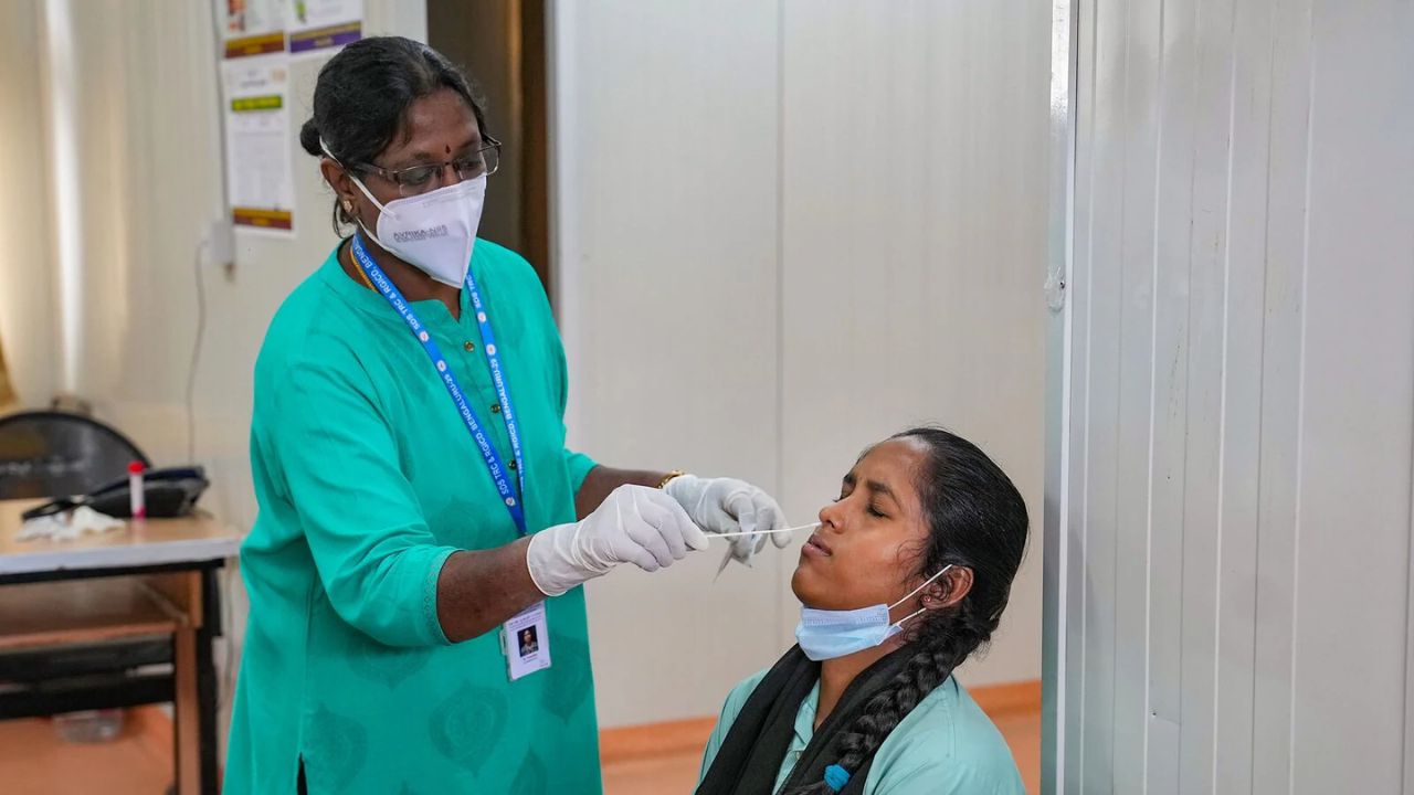 New Covid Variants Insacog India Govt Hospitals Delhi Karnataka Andhra Pradesh