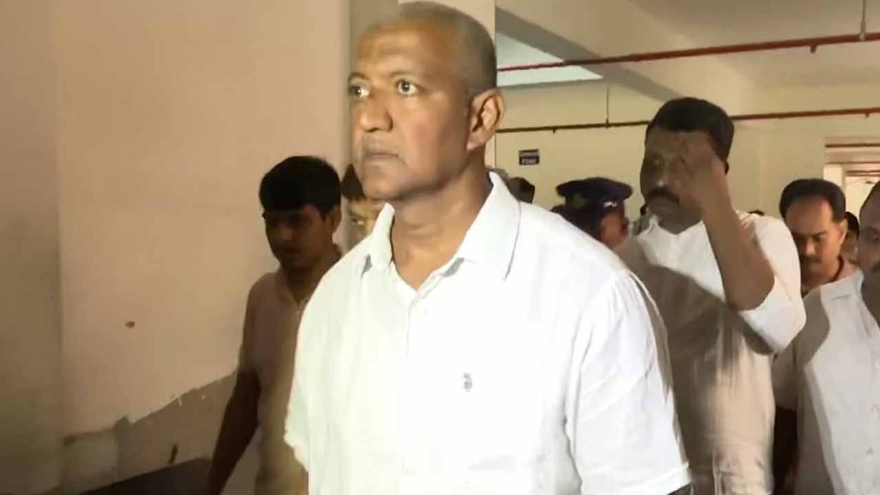 Setback for Vallabhaneni Vamsi in Nuzvidu court