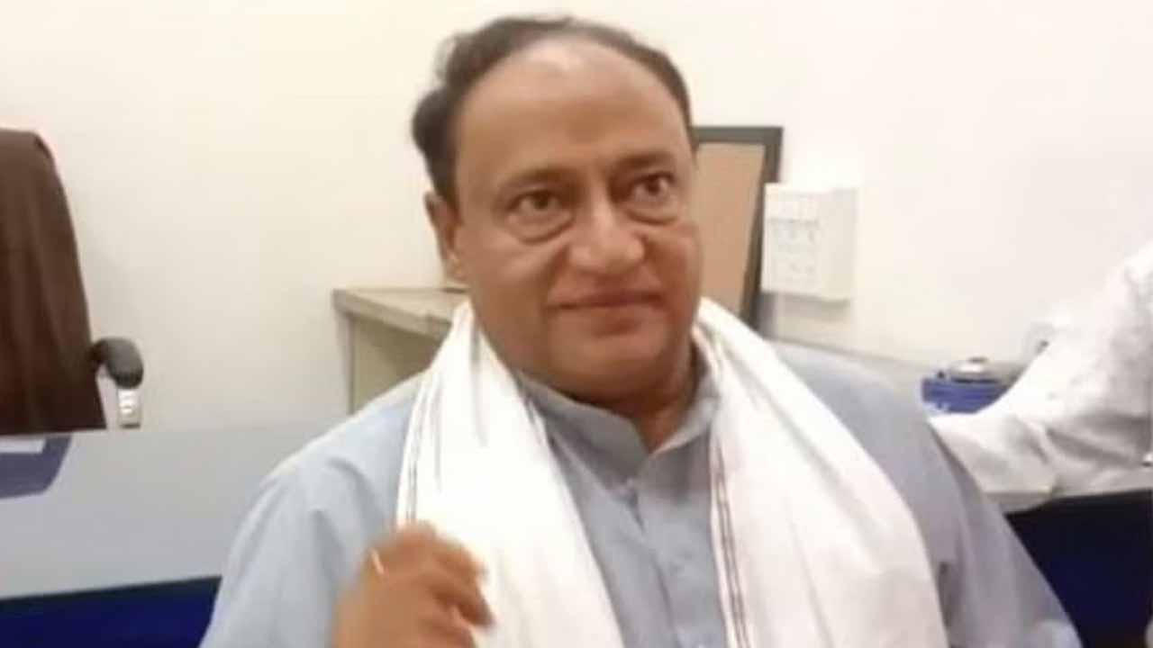 Digvijay Singh's brother Laxman expelled