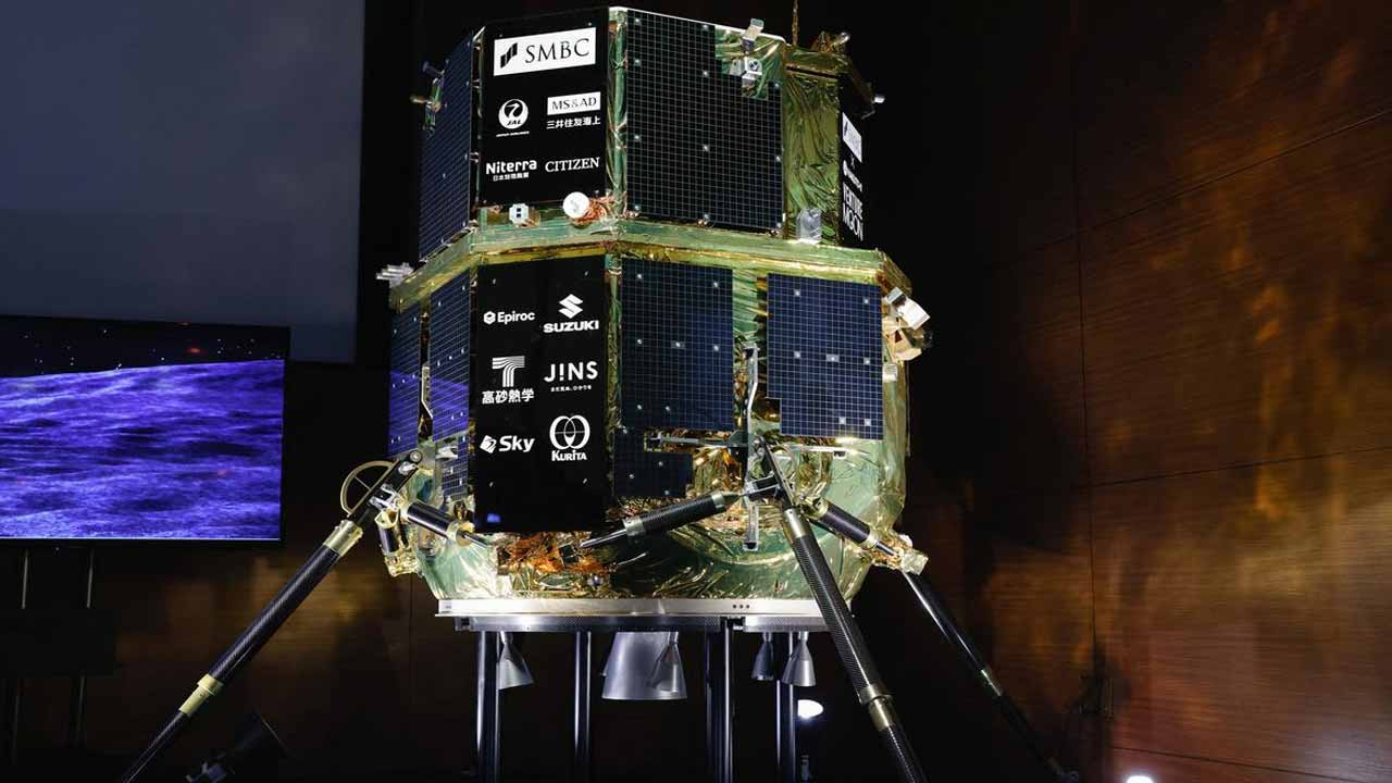 Moon mission launched by Japanese company fails