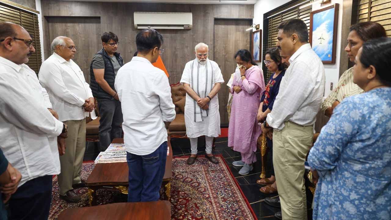 PM Modi visits Vijay Rupani family members