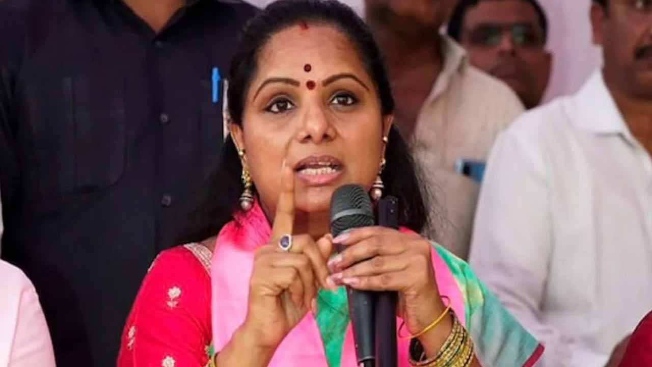 Telangana Jagruti Maha Dharna led by Kavitha