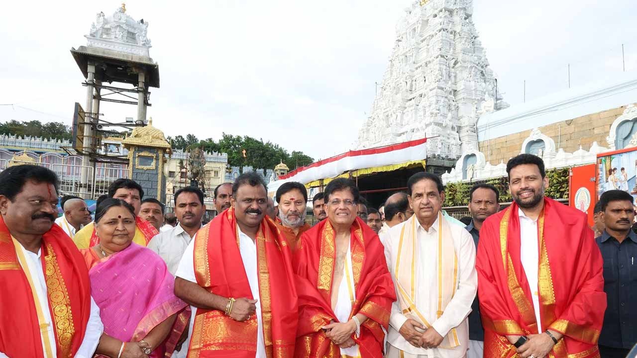 Union Minister Piyush Goyal visited the temple