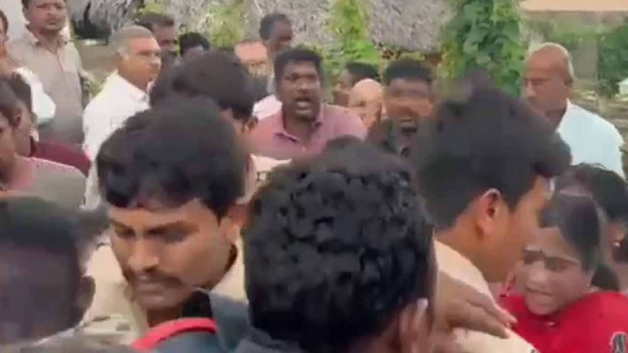 Bhadrachalam temple EO Ramadevi attacked