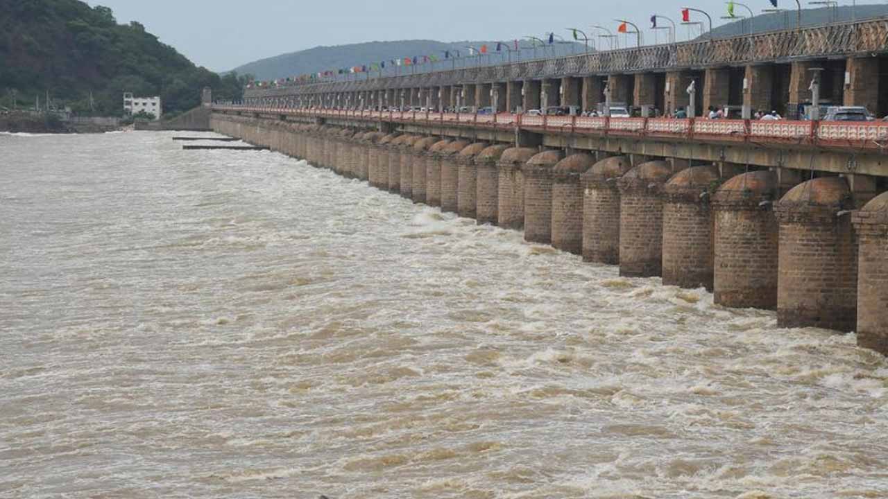 Flooding at Prakasam Barrage is increasing rapidly.. Officials warn