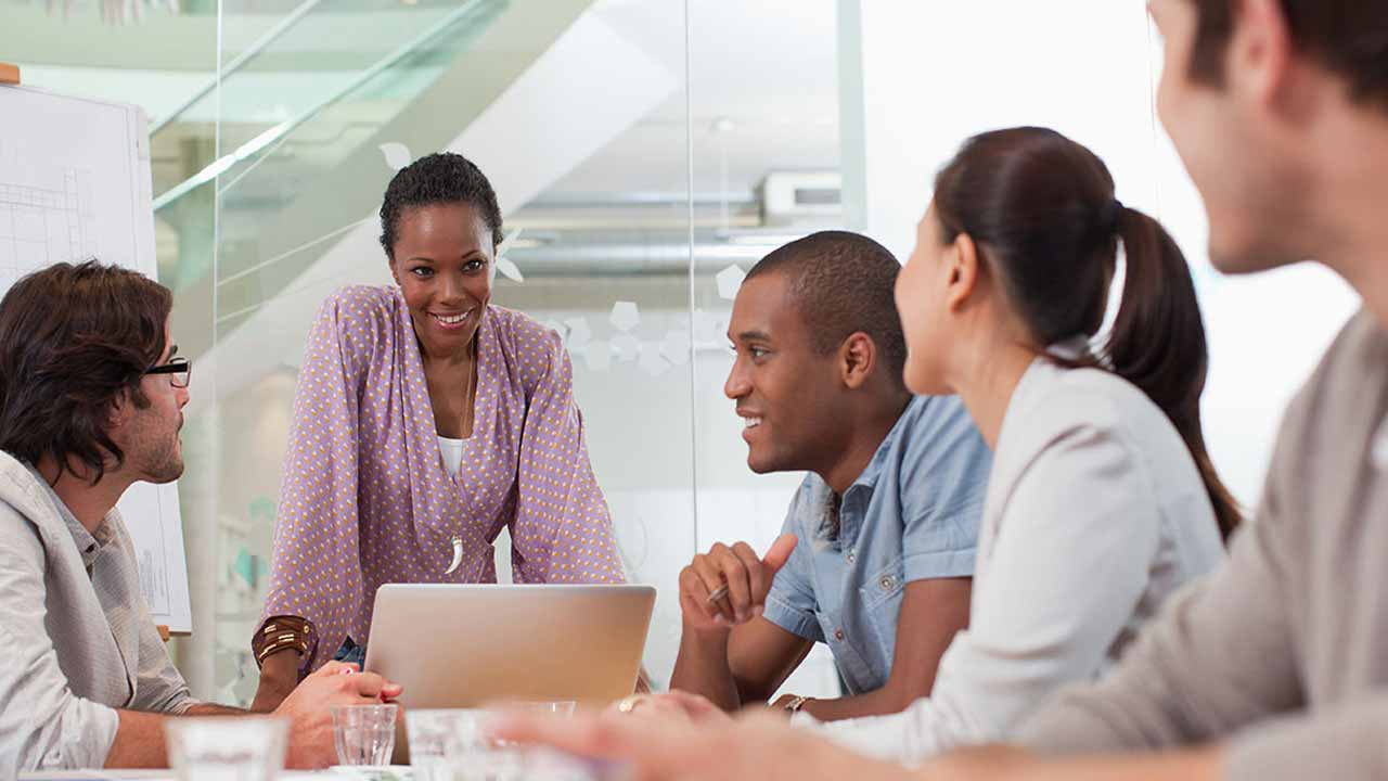 No matter how talented you are, if you don't have communication skills, it's useless. Here are 5 tips to boost your confidence!