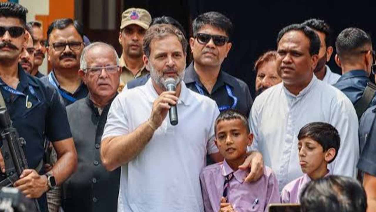 Rahul Gandhi : రాహుల్ గాంధీ గొప్ప మనసు..22 మంది చిన్నారులను దత్తత తీసుకున్న కాంగ్రెస్ నేత Rahul Gandhi has a big heart.. the Congress leader who adopted 22 children
