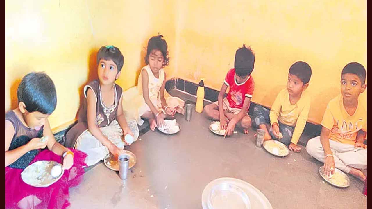 Telangana Govt : అంగన్వాడీ పిల్లలకు ప్రతి రోజు ఉప్మా , పాలు ఇవ్వబోతున్న సర్కార్ Telangana Govt Anganwadi Ce