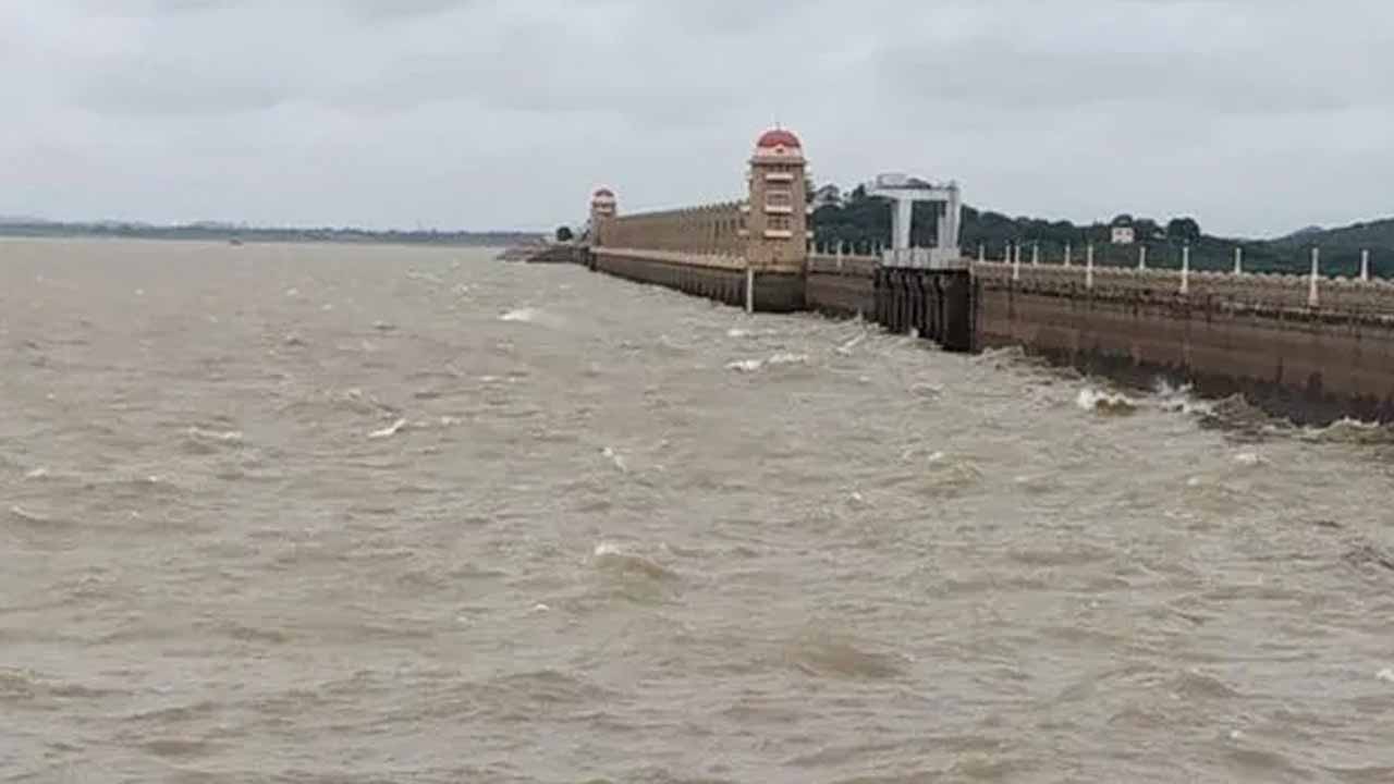 Tungabhadra is surging.. 20 gates of the dam have been lifted.