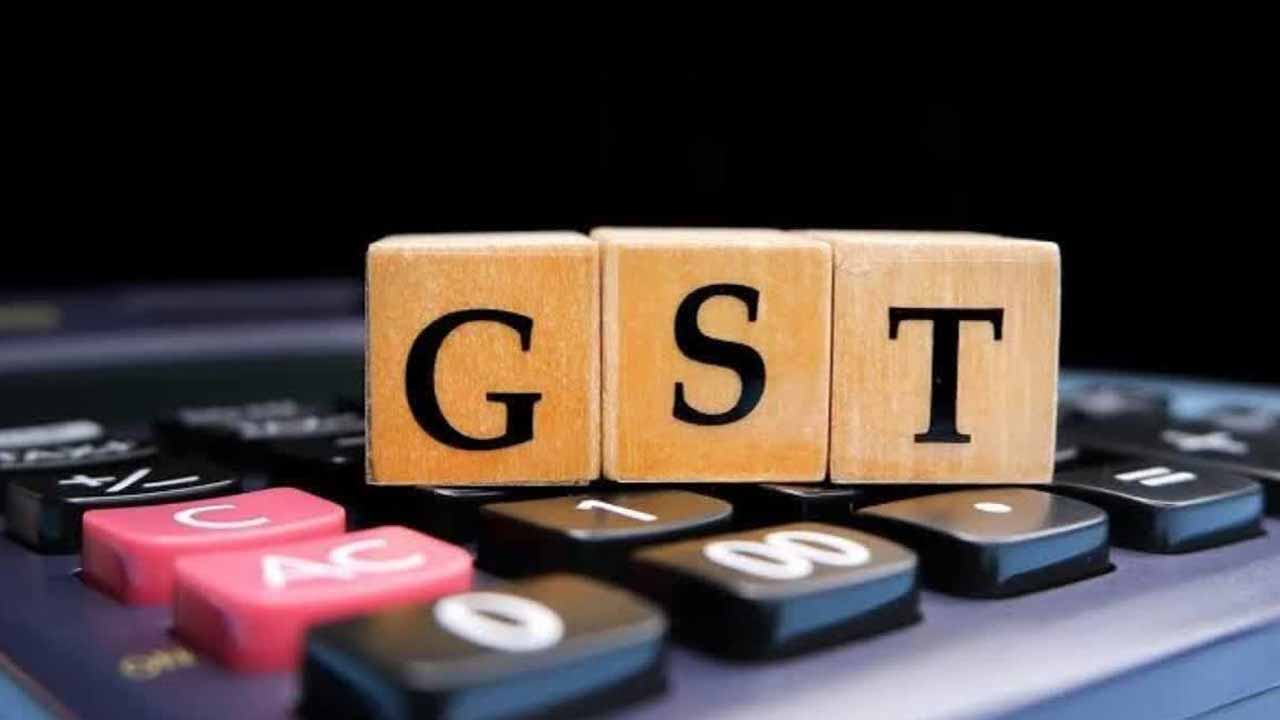 Changes in GST.. These are the items whose prices are likely to decrease..!