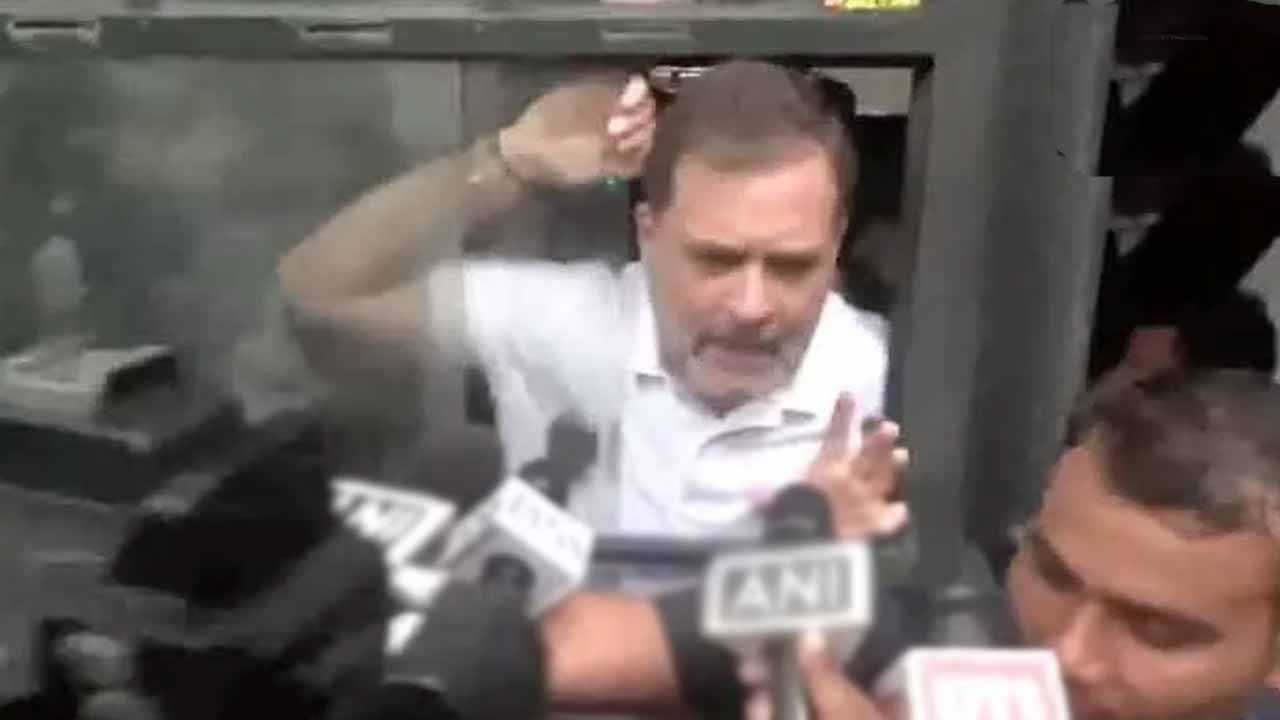 Arrest of several key leaders including Rahul Gandhi.. High tension in Delhi