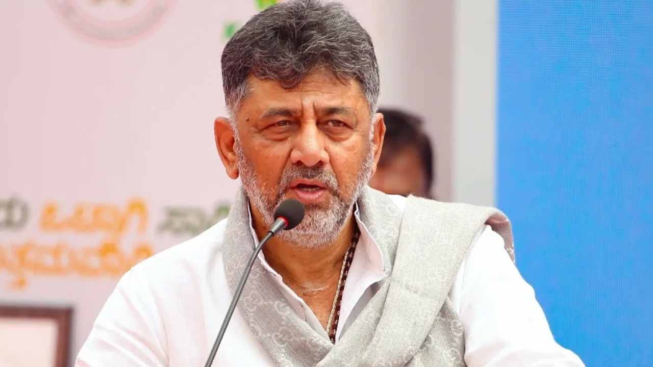 DK Shivakumar clarifies on singing RSS anthem