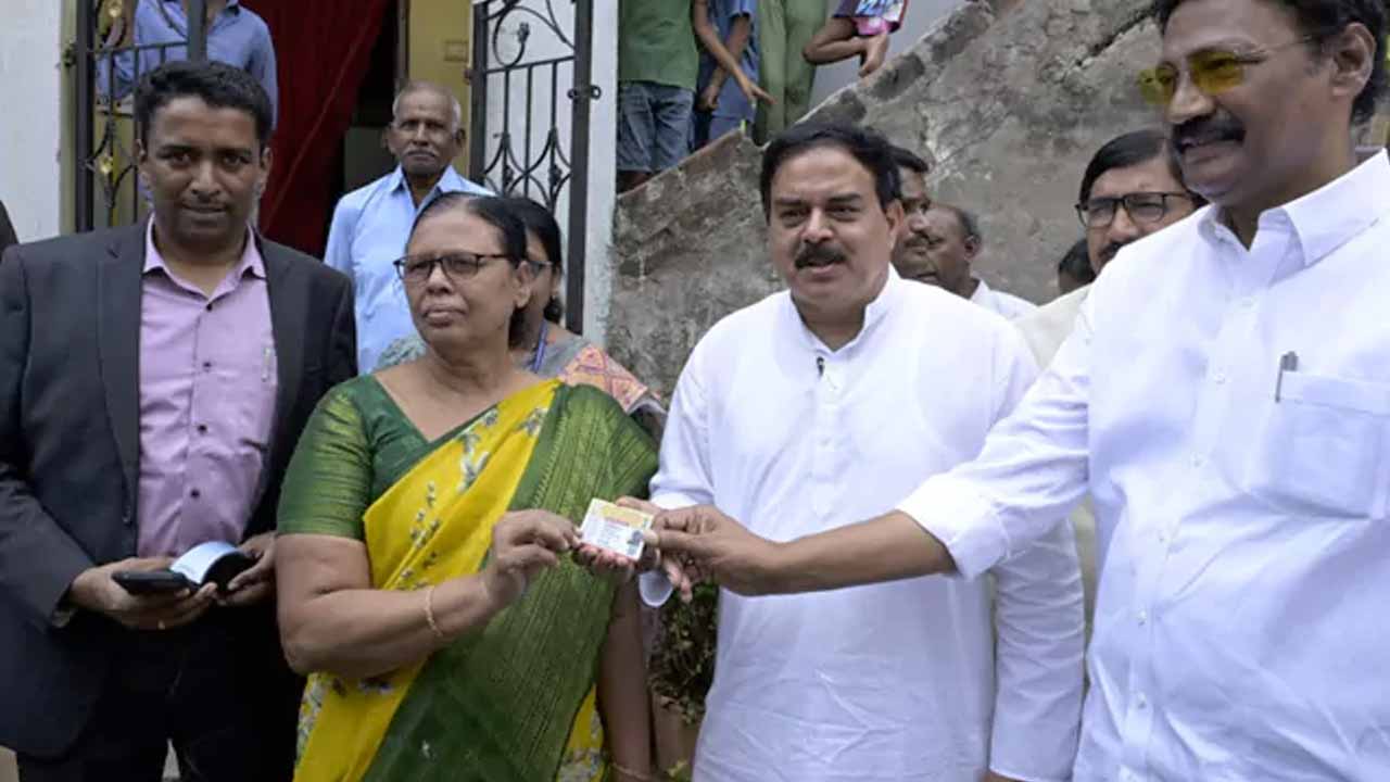 Distribution of smart ration cards begins in AP