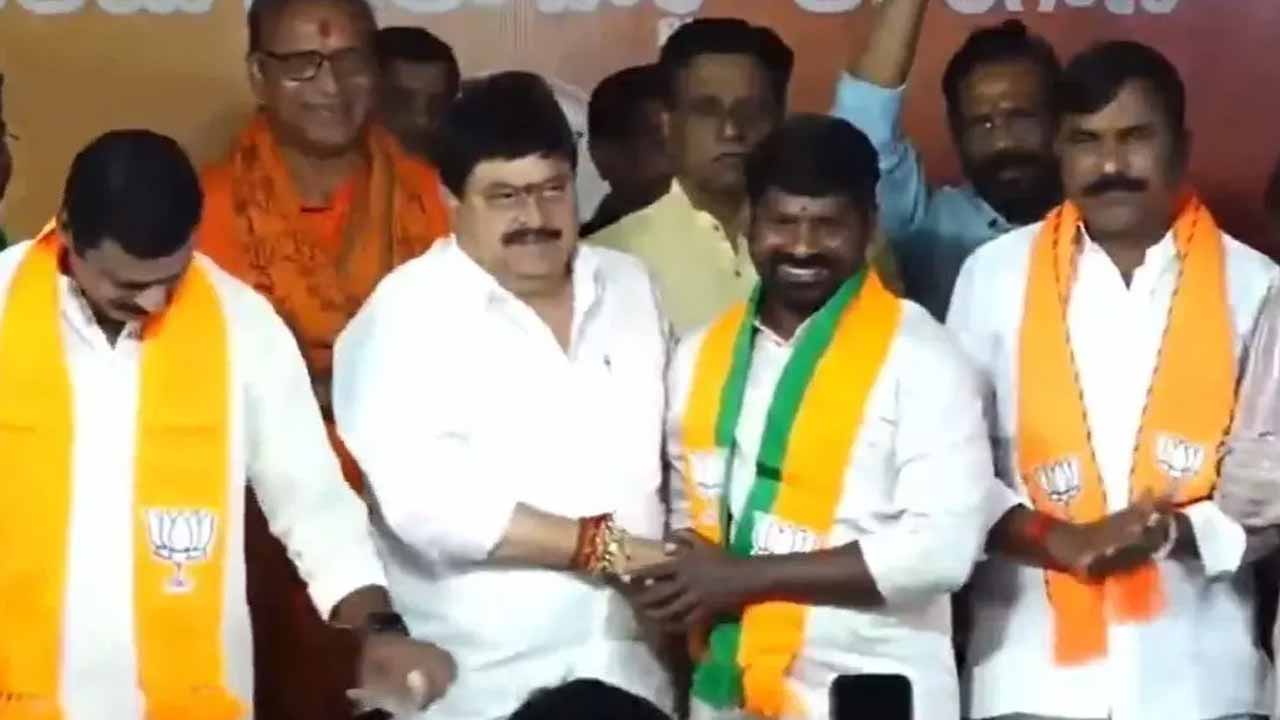 Former BRS MLA Guvvala Balaraju joins BJP