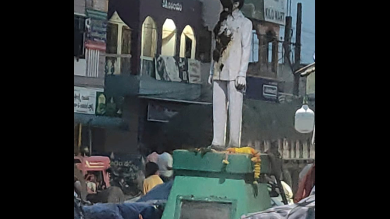 Insult To The Statues Of Th