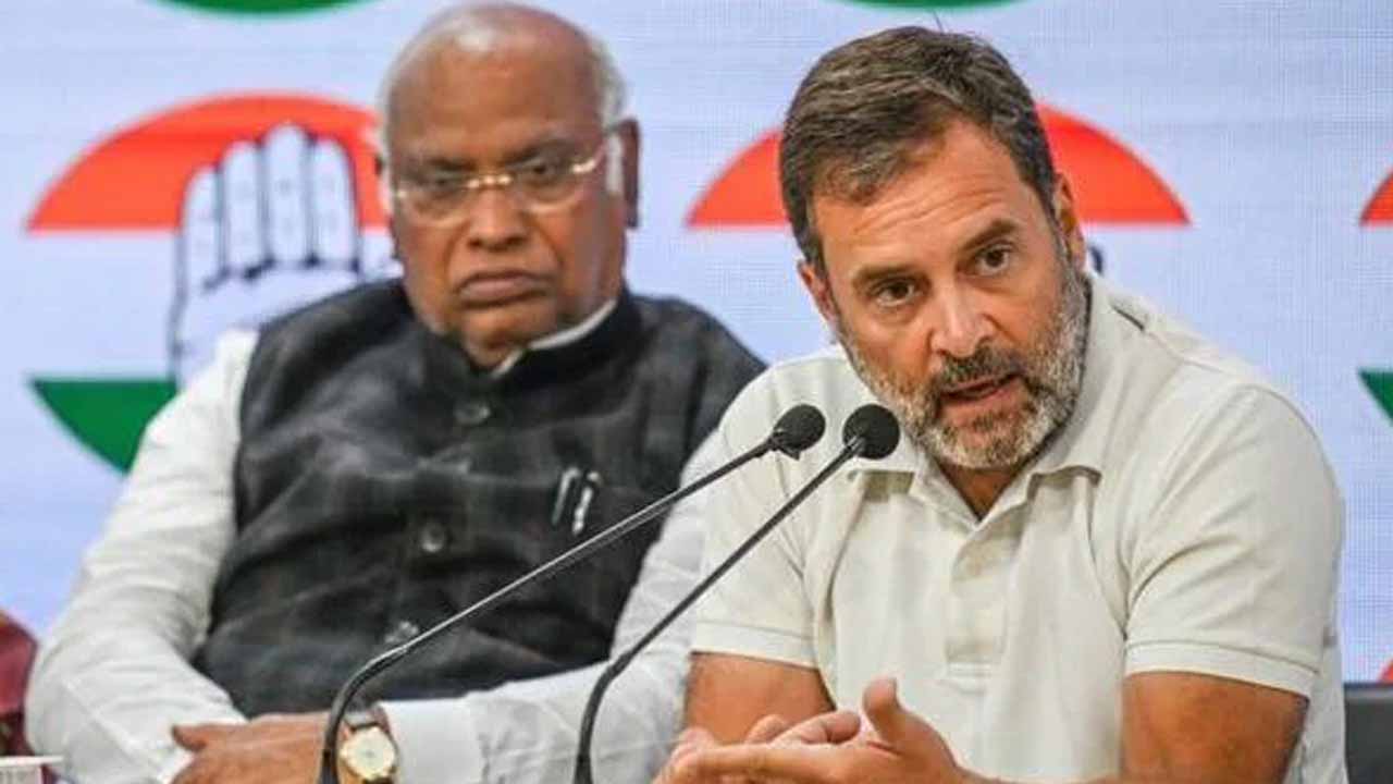 Kharge, Rahul's absence from Red Fort celebrations...is the dispute over the seat the reason?!
