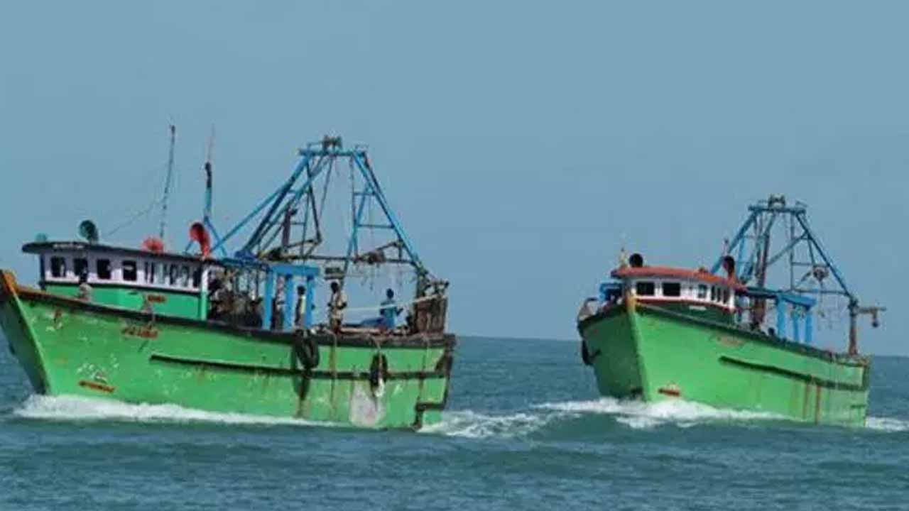Sri Lankan Navy arrests 14 fishermen from Tamil Nadu
