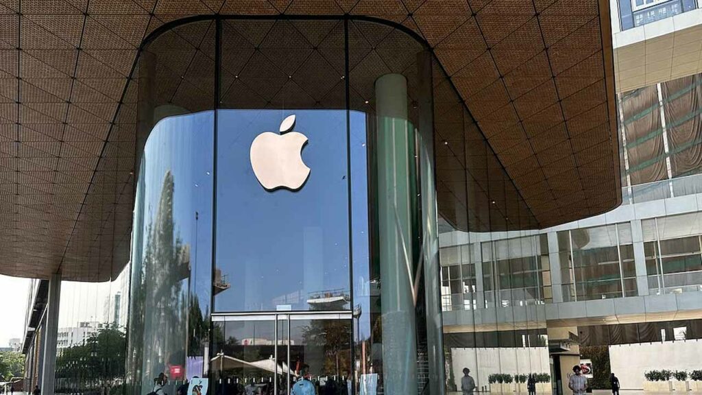 The date for the opening of Apple's new store in Bengaluru has been finalized.. When?