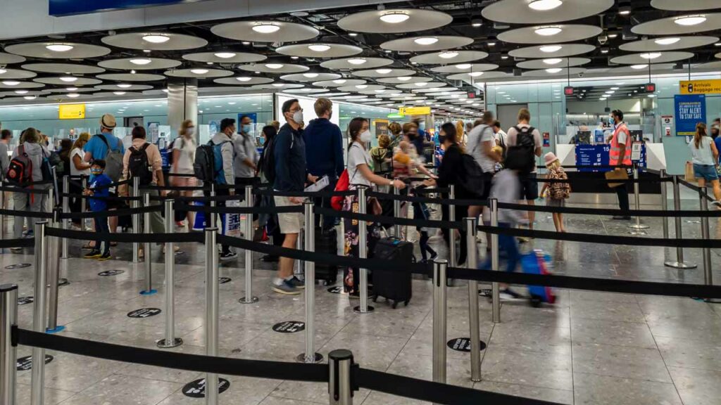 What happens if you say the wrong thing at immigration?..Do you know what the 7 things you should never say?