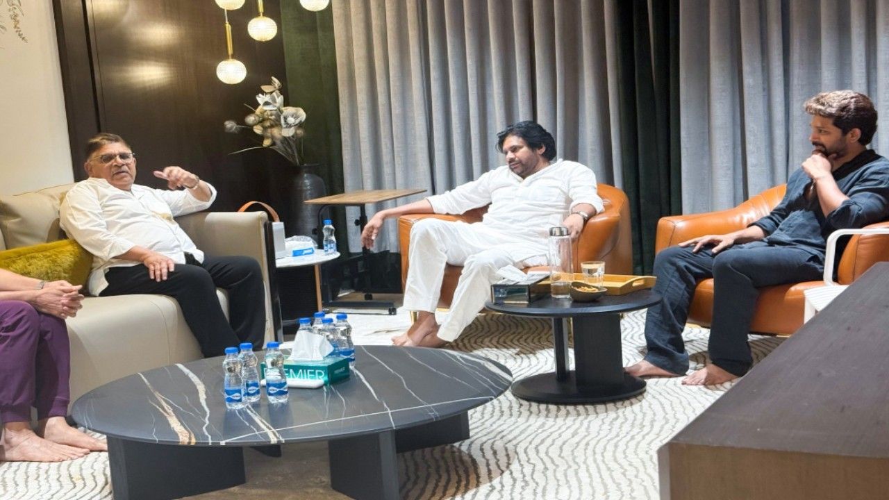 Pawan- Bunny: అల్లు అరవింద్ కుటుంబాన్ని పరామర్శించిన పవన్.. బన్నీతో ఉన్న ఫొటోలు వైరల్! Pawan- Bunny