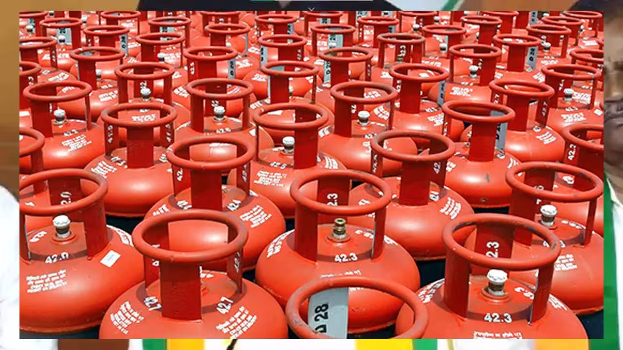 GST Effect : గ్యాస్ సిలిండర్ ధర తగ్గుతుందా? Cooking Gas Cylinder