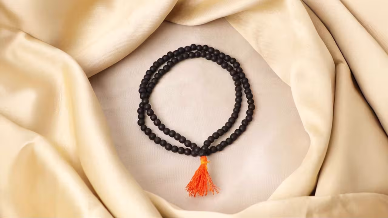 Karungali Mala