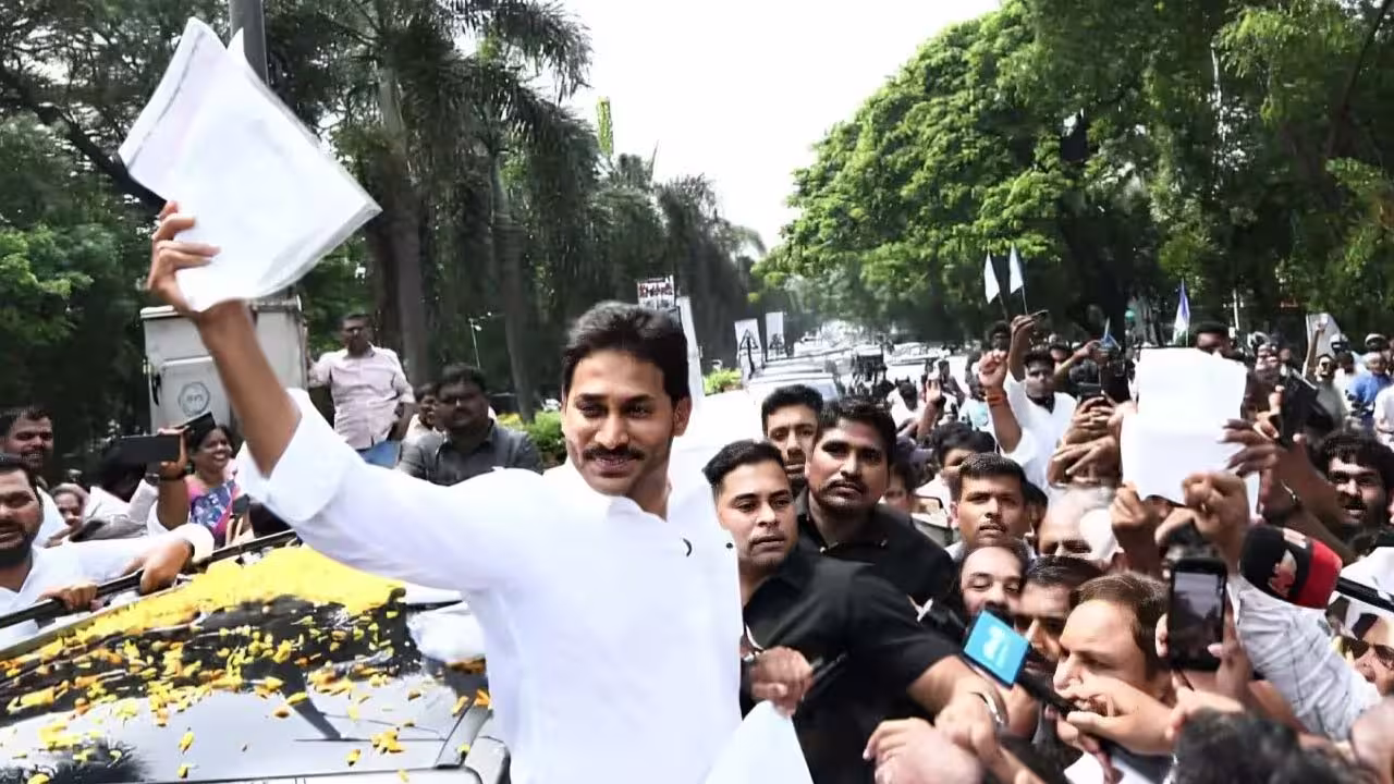 Jagan : ప్రజలను రెచ్చగొట్టేందుకే జగన్ బలప్రదర్శన – మంత్రి సత్యకుమార్ Jagan Narsipatnam